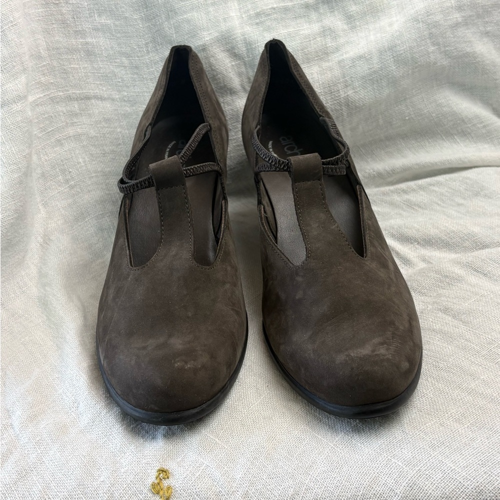 Allen Edmonds Women's Dark Grey Suede Wedge Heels Size 9.5/41